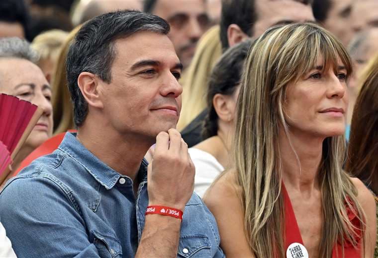 Pedro Sánchez, presidente de España, y su esposa Begoña Gómez / Archivo AFP