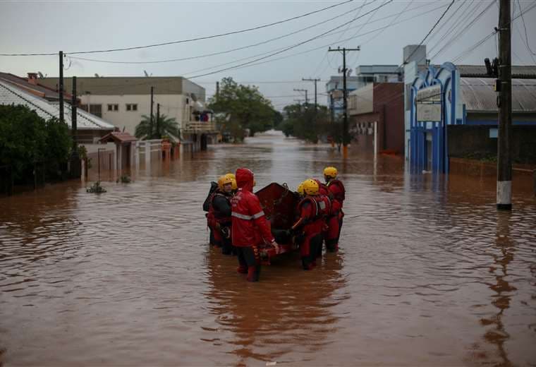 Sur de Brasil vive su "peor desastre" por temporal con al menos 13 muertos