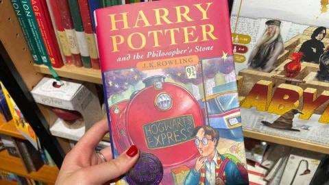 Portada original de “Harry Potter y la piedra filosofal” se subastará en junio 