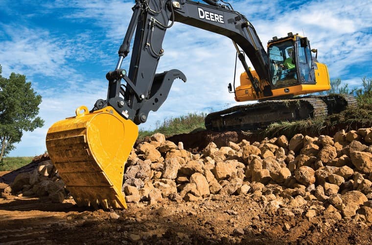 Excavadora John Deere 210 GLC: trabajadora, eficiente y tecnológica