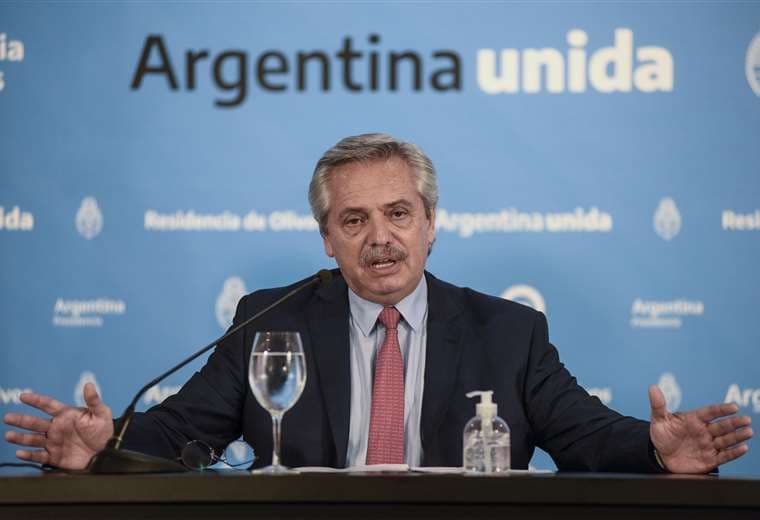 El presidente de Argentina, Alberto Fernández, se dirige a los empresarios de su país/ Foto: AFP