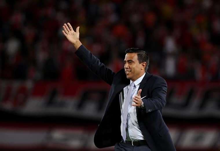 El venezolano César Farías dirige a la selección nacional de fútbol. Foto: Internet