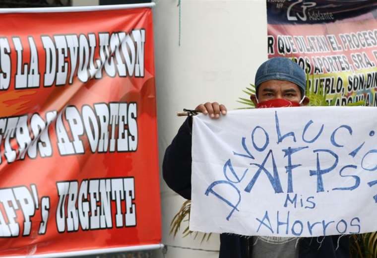 En Santa Cruz un grupo de aportantes a las AFP se encuentran en huelga de hambre pidiendo la devolución de su dinero (Foto: Ricardo Montero)