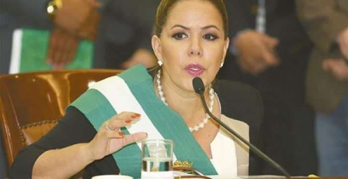 Angélica Sosa continua de alcaldesa mientras se postula nuevamente al cargo