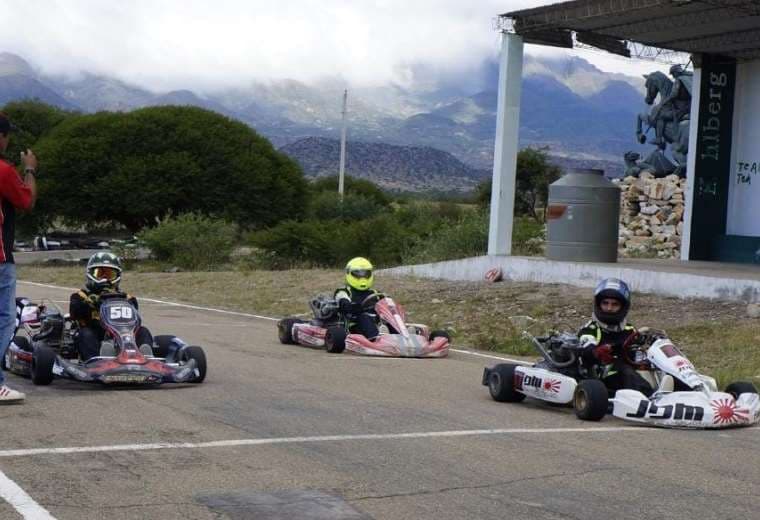 Los mejores pilotos de karting correrán en Tarija. Foto: Febad