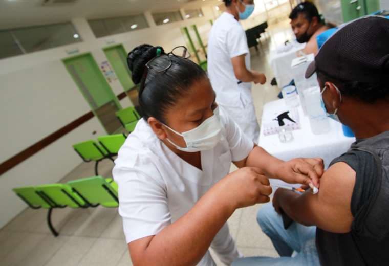 Vacunación contra el Covid-19/Foto Jorge Gutiérrez  