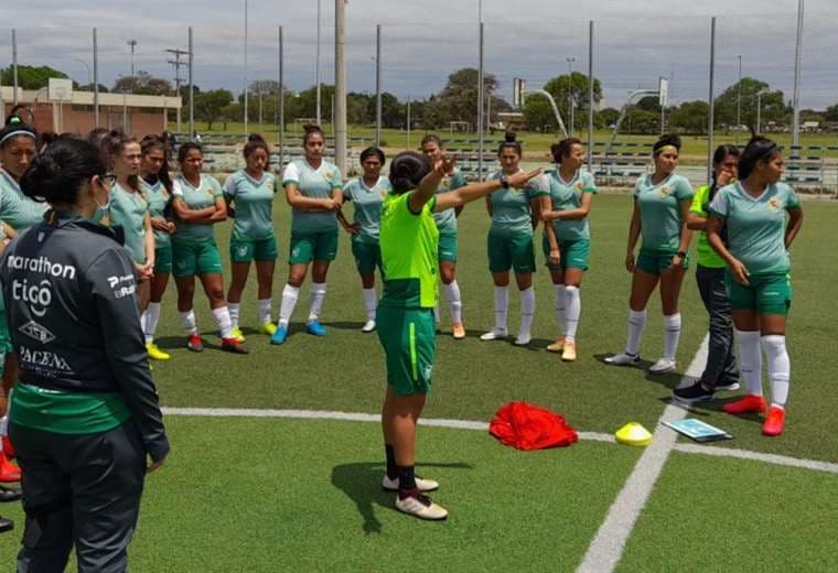 La selección boliviana se entrena en la Villa Deportiva Abraham Telchi. Foto: FBF