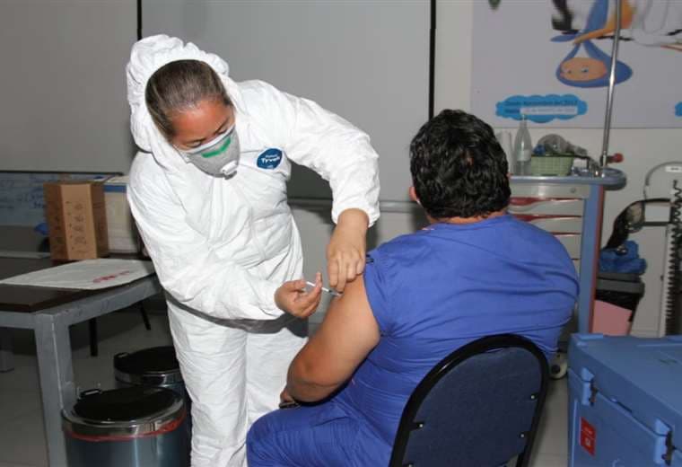 En Bolivia ya se aplicaron 10.000 dosis de la vacuna. Foto referencial