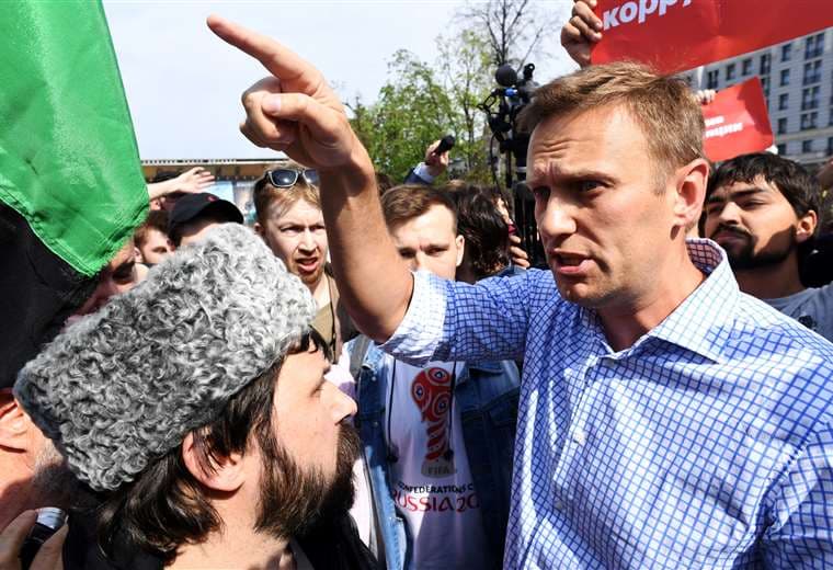 Navalni junto a activistas rusos. Foto AFP 