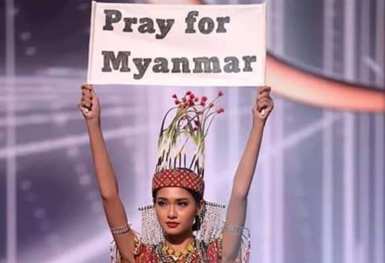 Miss Myanmar gana el premio al mejor vestido nacional