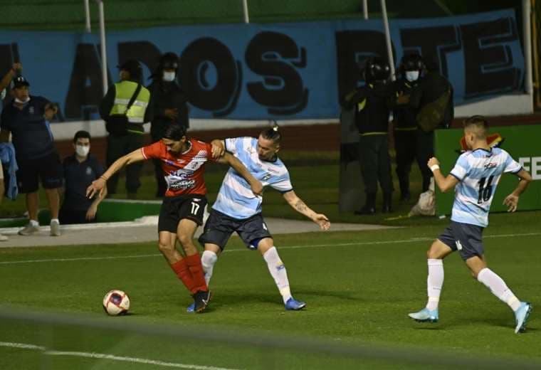 Nacional Potosí jugó el domingo en el Tahuichi ante Blooming. Foto: APG