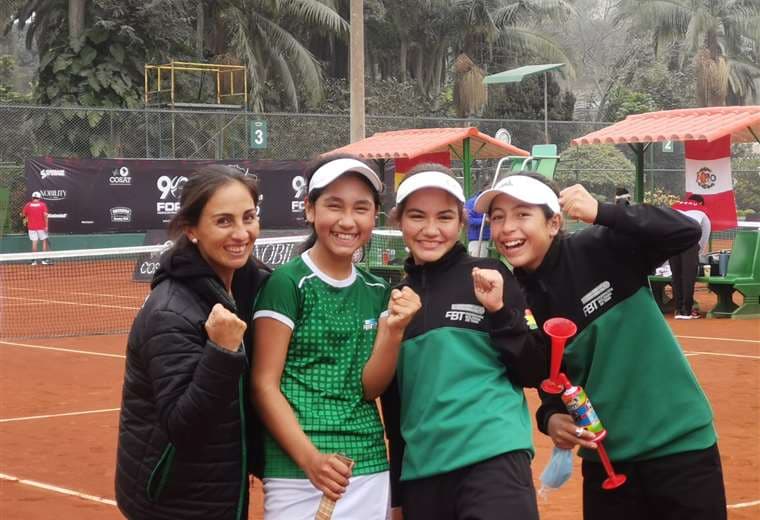 El equipo boliviano Sub-12 de tenis que disputó el título en Lima. Foto: FBT