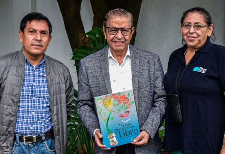 Mier Rivas con los ejecutivos de la Cámara Departamental del Libro