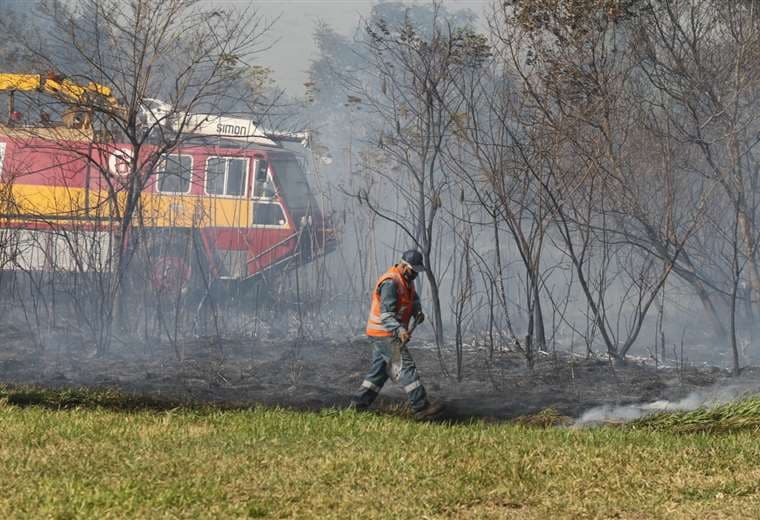Incendio en Viru Viru y proximidades/Foto: Fuad Landívar