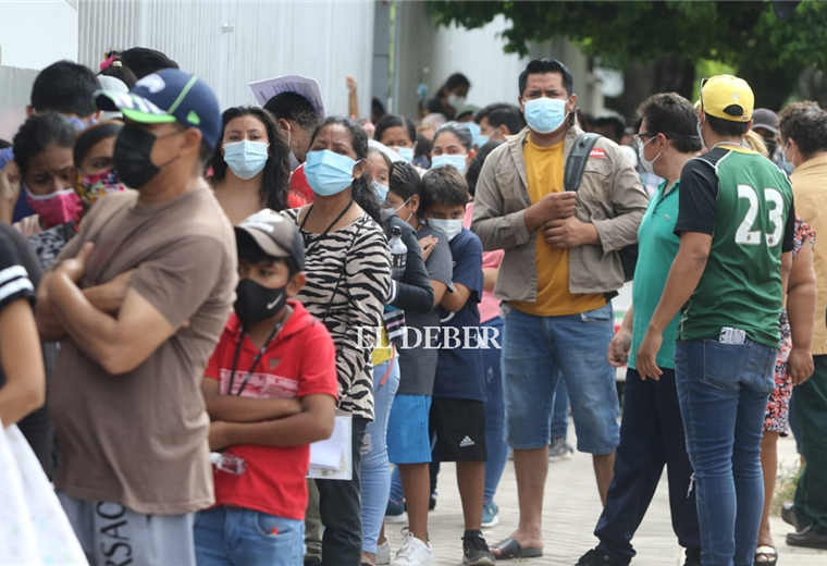 Las autoridades piden evitar las aglomeraciones de personas. Foto. Juan Carlos Torrejón 