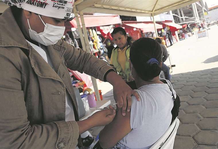 La vacunación es diaria en Santa Cruz. Foto: J. Gutiérrez