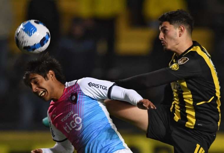 Cerro Porteño dejó sin posibilidades a Peñarol. Foto: AFP