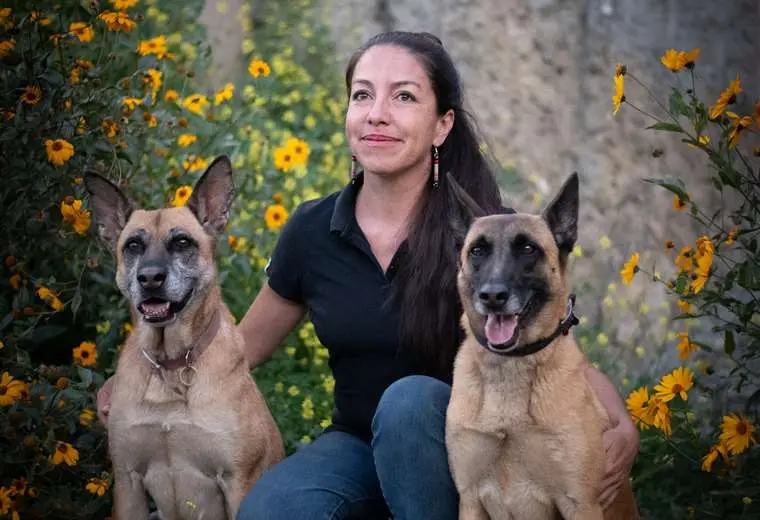Cristina Hernaiz es la única etóloga en el país que
entrena perros y caballos de raza
